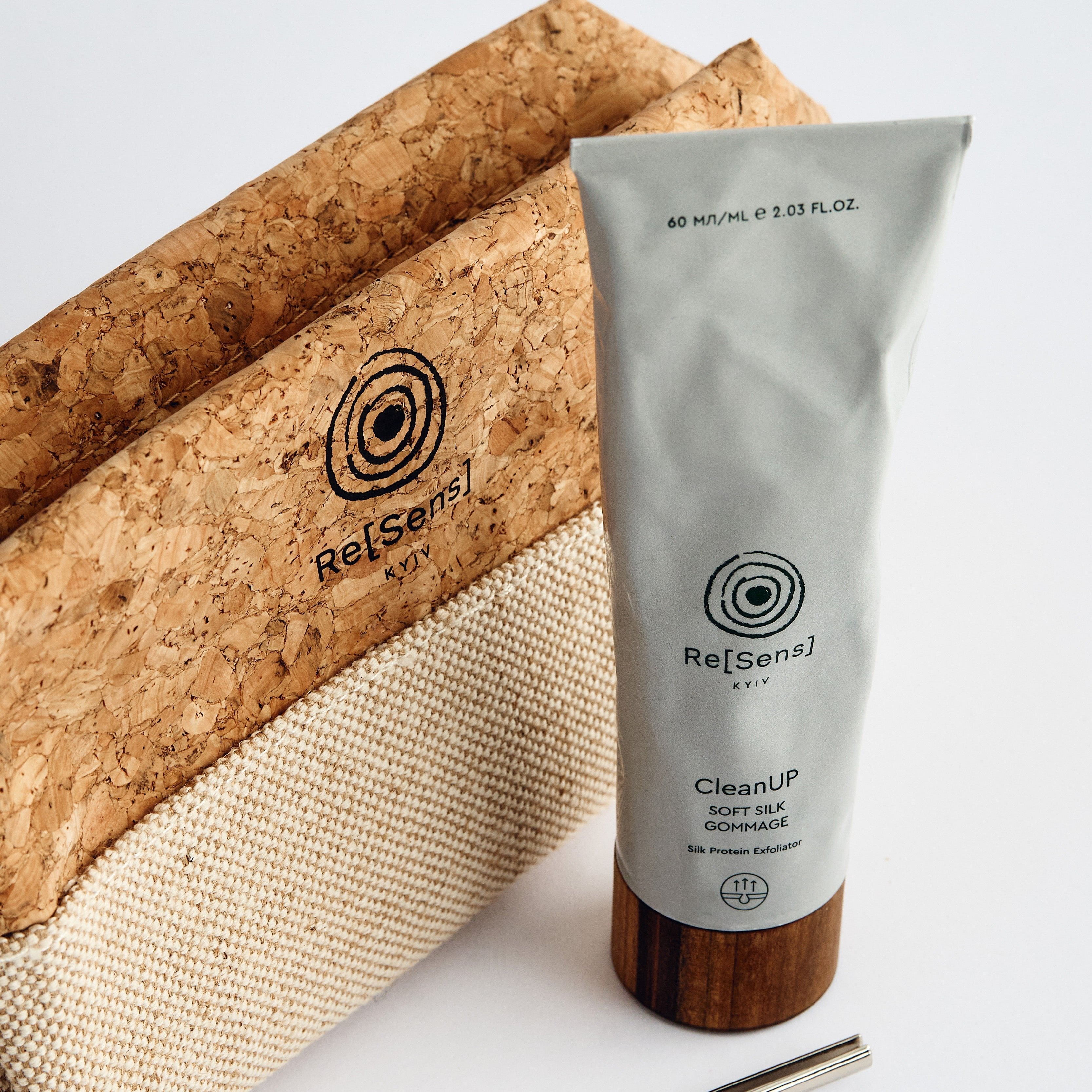 CleanUp švelni šilkinė gommage kaukė