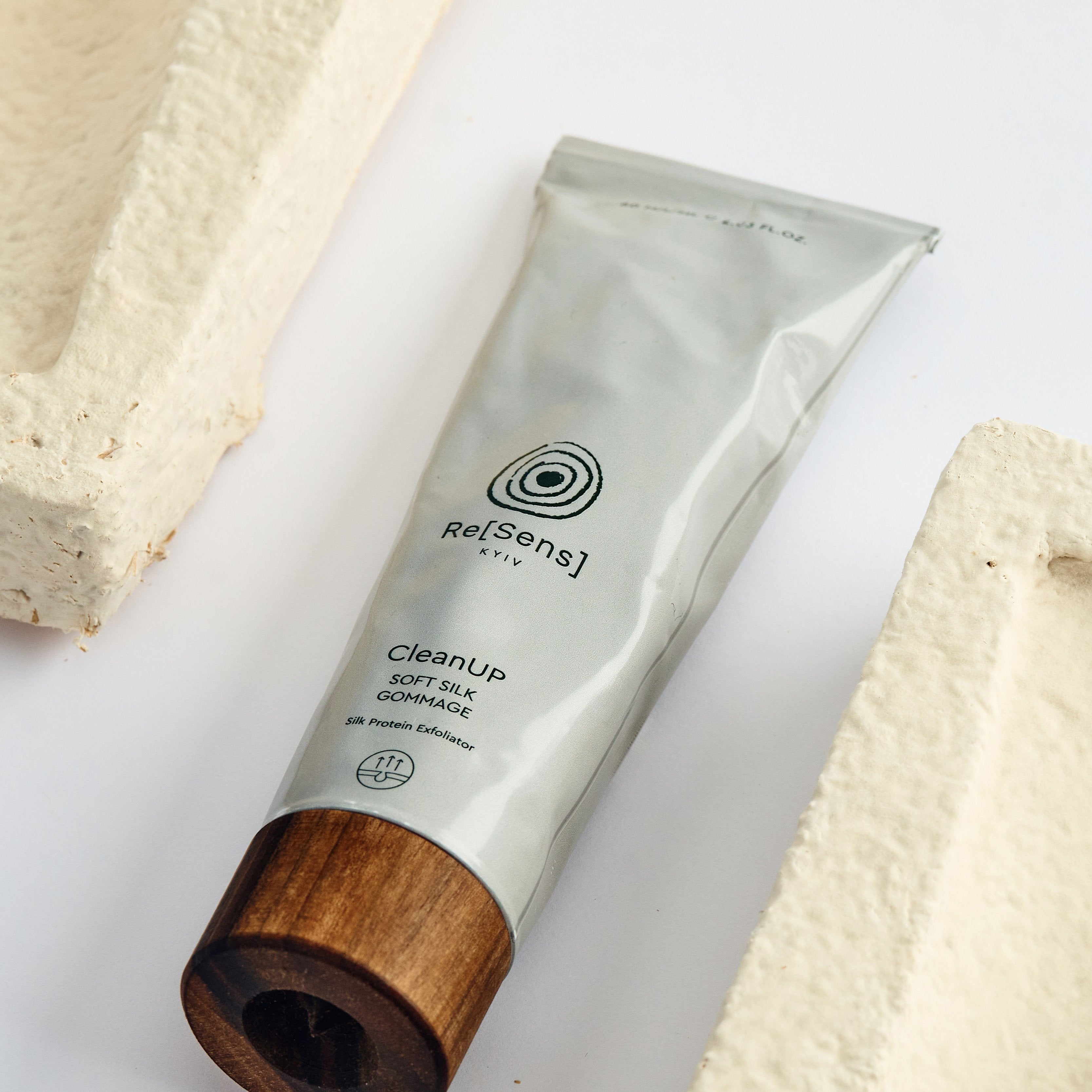 CleanUp švelni šilkinė gommage kaukė